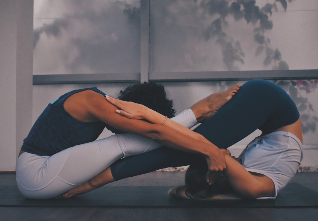 Partner Yoga Yoga Ubungen Zu Zweit Die 7 Besten Asanas